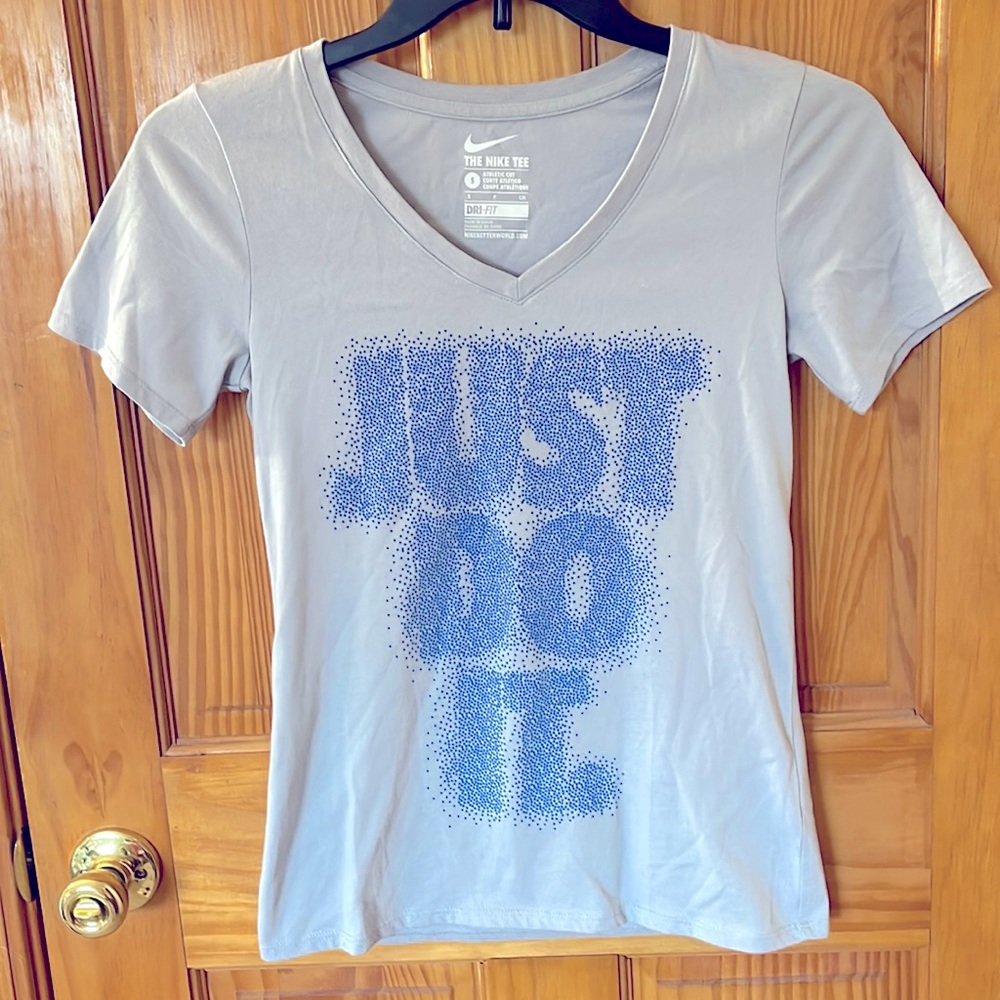 NWOT Nike DRI-FIT Tee